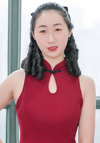 Gorgeous profiles only: young member Qing (Qiny) from Beijing