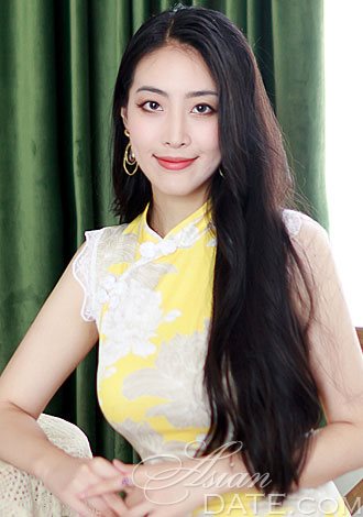 Gorgeous profiles only: caring member Yihe from Shenzhen