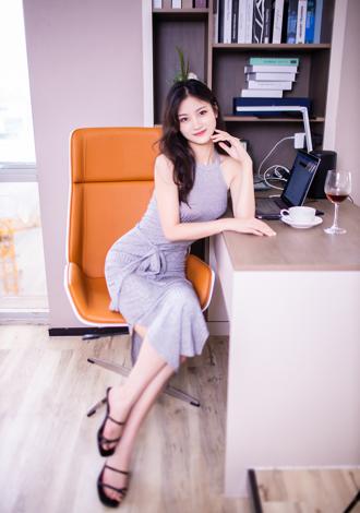Date the member of your dreams: Xiaojun, beautiful Asian member for romantic companionship